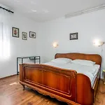 Apartments With Parking Space Pjescana Uvala, Pula - 7349 Apartment *