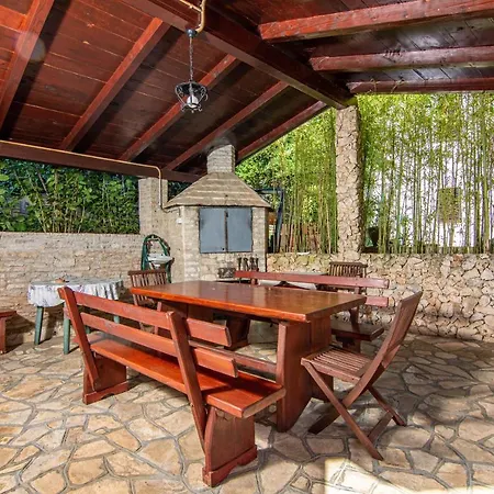 Appartamento With A Parking Space Pjescana Uvala, - 7349 Pola