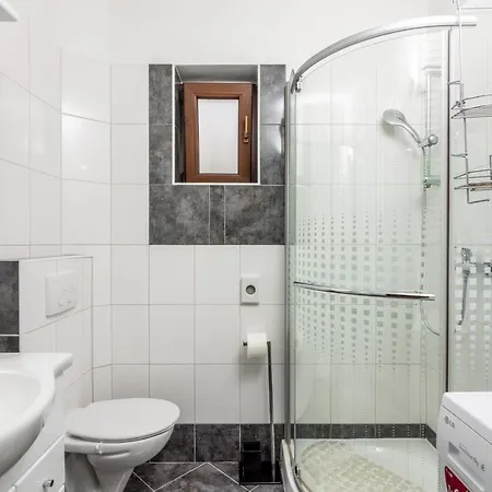 アパート With Parking Space Pjescana Uvala, - 7349 プーラ