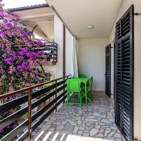 With Parking Space Pjescana Uvala, - 7349 *