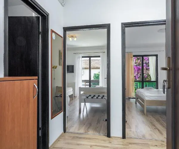 With Parking Space Pjescana Uvala, - 7349 Lejlighed