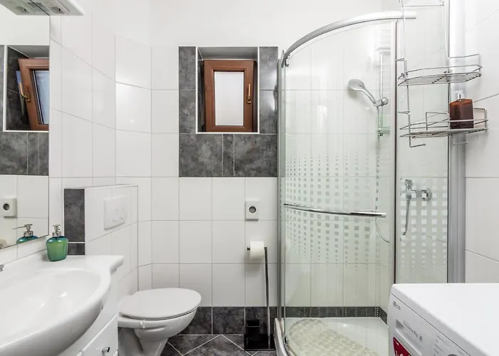 아파트 With Parking Space Pjescana Uvala, - 7349 풀라