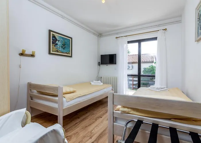 아파트 With Parking Space Pjescana Uvala, - 7349 풀라
