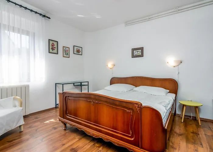 With Parking Space Pjescana Uvala, - 7349 Lejlighed *