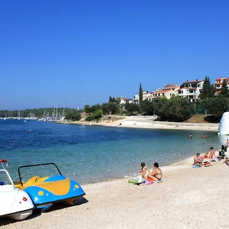 דירה With Parking Space Pjescana Uvala, - 7349 *